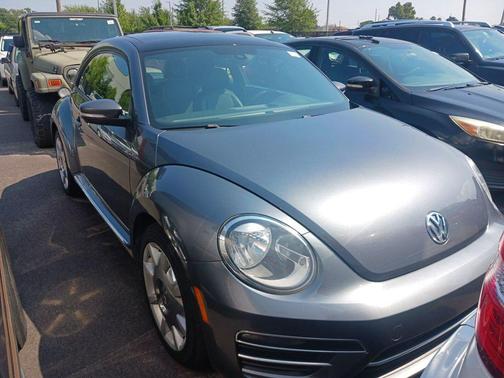 2017 Volkswagen Beetle SE