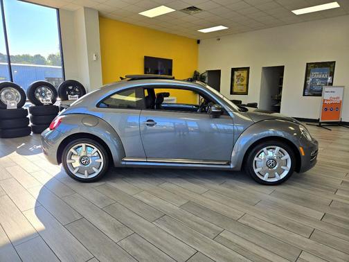 2017 Volkswagen Beetle SE