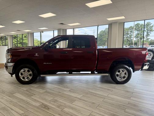 2022 RAM 2500 Big Horn Crew Cab 4x4 6'4' Box