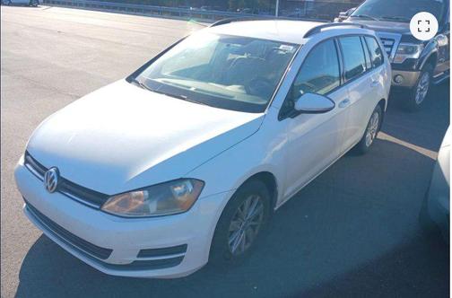 2015 Volkswagen Golf SportWagen TSI S 4-Door