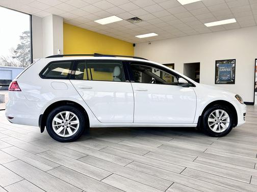 2015 Volkswagen Golf SportWagen TSI S 4-Door