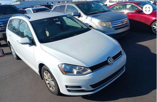 2015 Volkswagen Golf SportWagen TSI S 4-Door