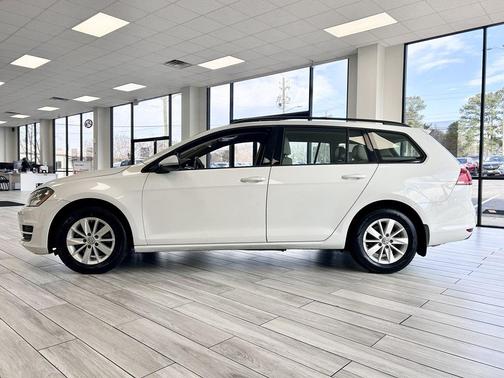 2015 Volkswagen Golf SportWagen TSI S 4-Door