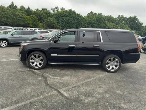 2019 Cadillac Escalade ESV Luxury