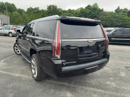 2019 Cadillac Escalade ESV Luxury