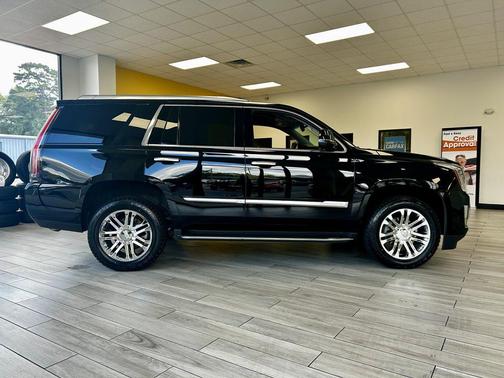 2018 Cadillac Escalade Base
