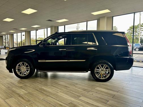 2018 Cadillac Escalade Base