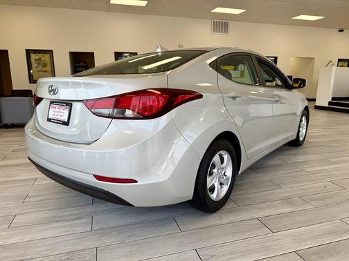 2015 Hyundai ELANTRA SE