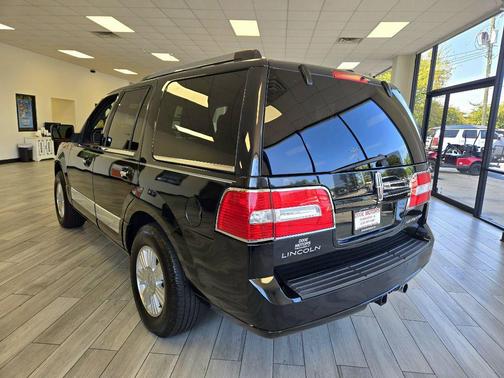 2014 Lincoln Navigator Base
