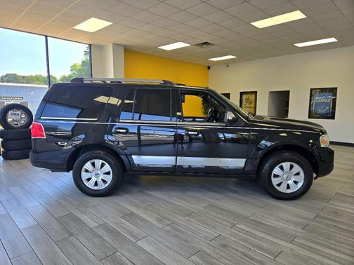 2014 Lincoln Navigator Base