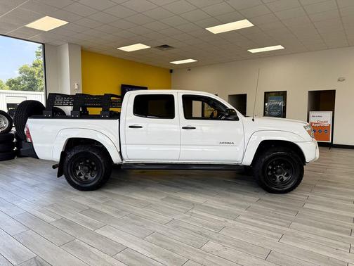 2013 Toyota Tacoma Base