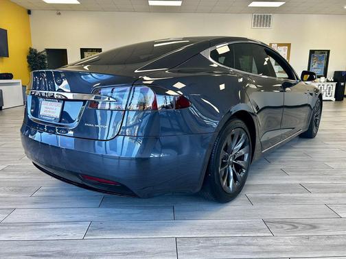2020 Tesla Model S Long Range