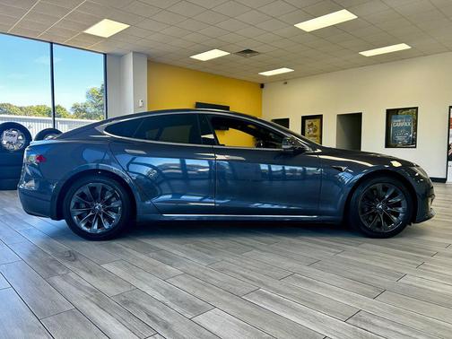 2020 Tesla Model S Long Range