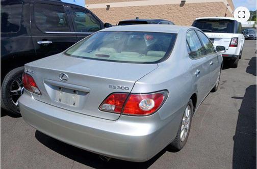 Millennium Silver Metallic 2002 Lexus ES 300 Base