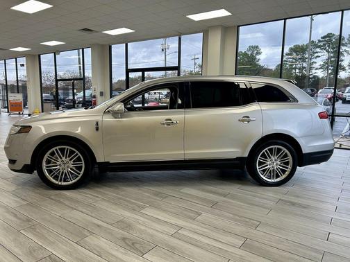 2018 Lincoln MKT Reserve