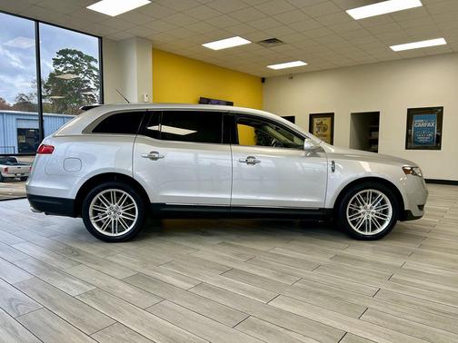 2018 Lincoln MKT Reserve