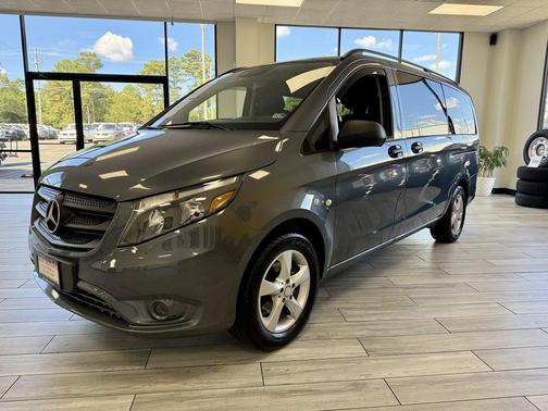 2016 Mercedes-Benz Metris Base
