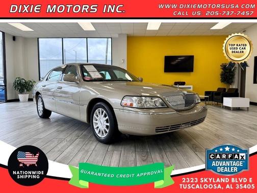 BROWN 2006 Lincoln Town Car Signature