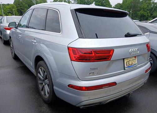 Florett Silver Metallic 2017 Audi Q7 3.0T Premium