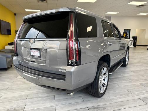 2017 Cadillac Escalade Luxury