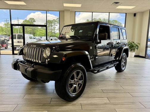 Black Clearcoat 2016 Jeep Wrangler Unlimited Sahara
