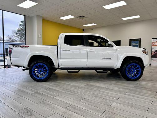 2022 Toyota Tacoma TRD Sport
