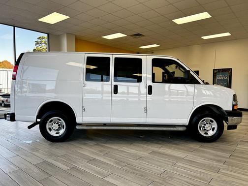 2024 Chevrolet Express 2500 RWD 2500 Regular Wheelbase WT