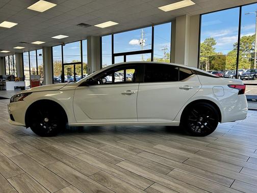 2020 Nissan Altima SR FWD