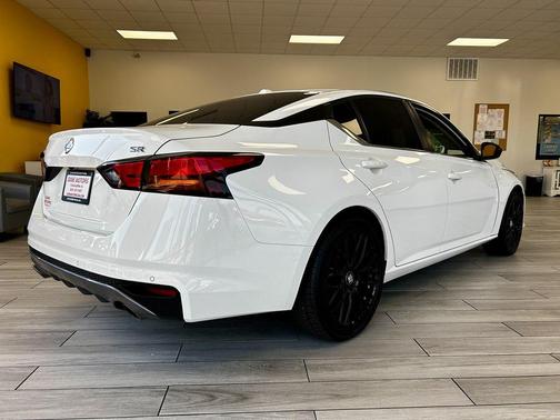 2020 Nissan Altima SR FWD