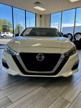 2020 Nissan Altima SR FWD