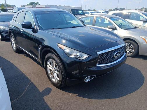 2017 INFINITI QX70 Base