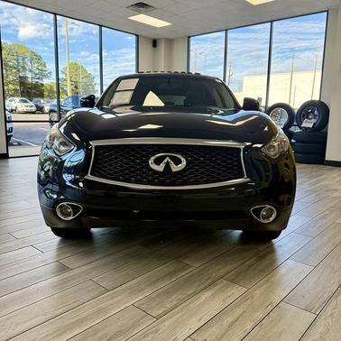 2017 INFINITI QX70 Base