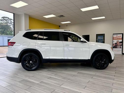 Pure White 2019 Volkswagen Atlas 3.6L SEL