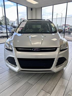 Ingot Silver Metallic 2014 Ford Escape SE