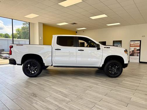 Summit White 2023 Chevrolet Silverado 1500 Custom Trail Boss