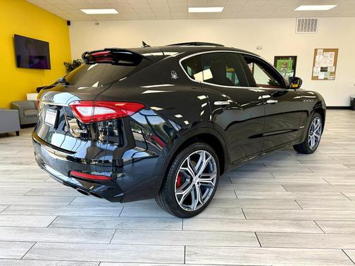 GRAY 2019 Maserati Levante S GranSport