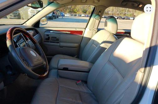 2004 Lincoln Town Car Ultimate