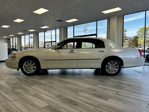 2004 Lincoln Town Car Ultimate