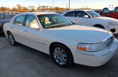2004 Lincoln Town Car Ultimate