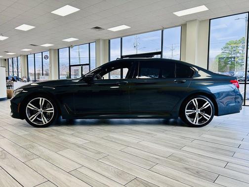 2017 BMW 750 I