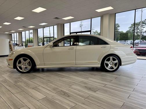 WHITE 2008 Mercedes-Benz S-Class S550