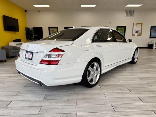 WHITE 2008 Mercedes-Benz S-Class S550