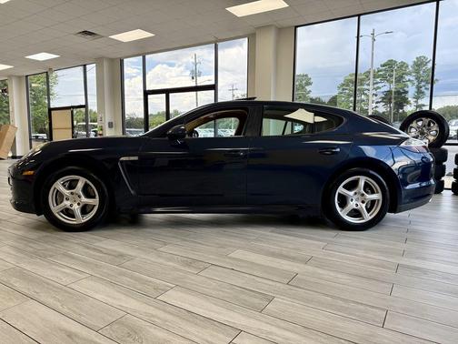 2011 Porsche Panamera 4