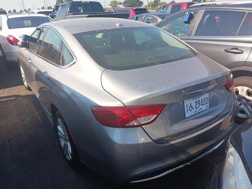 2016 Chrysler 200 Limited