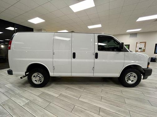 2020 Chevrolet Express 2500 RWD 2500 Regular Wheelbase WT