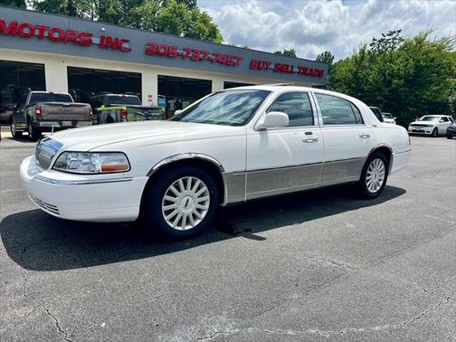 2005 Lincoln Town Car Signature