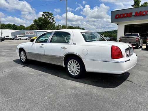 2005 Lincoln Town Car Signature
