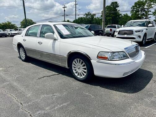 2005 Lincoln Town Car Signature