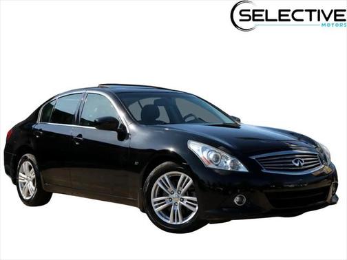 2015 INFINITI Q40 Base