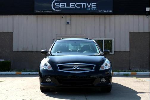 2015 INFINITI Q40 Base